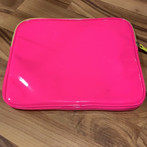 Jessica Simpson iPad/ tablet case - Picture 2 of 2